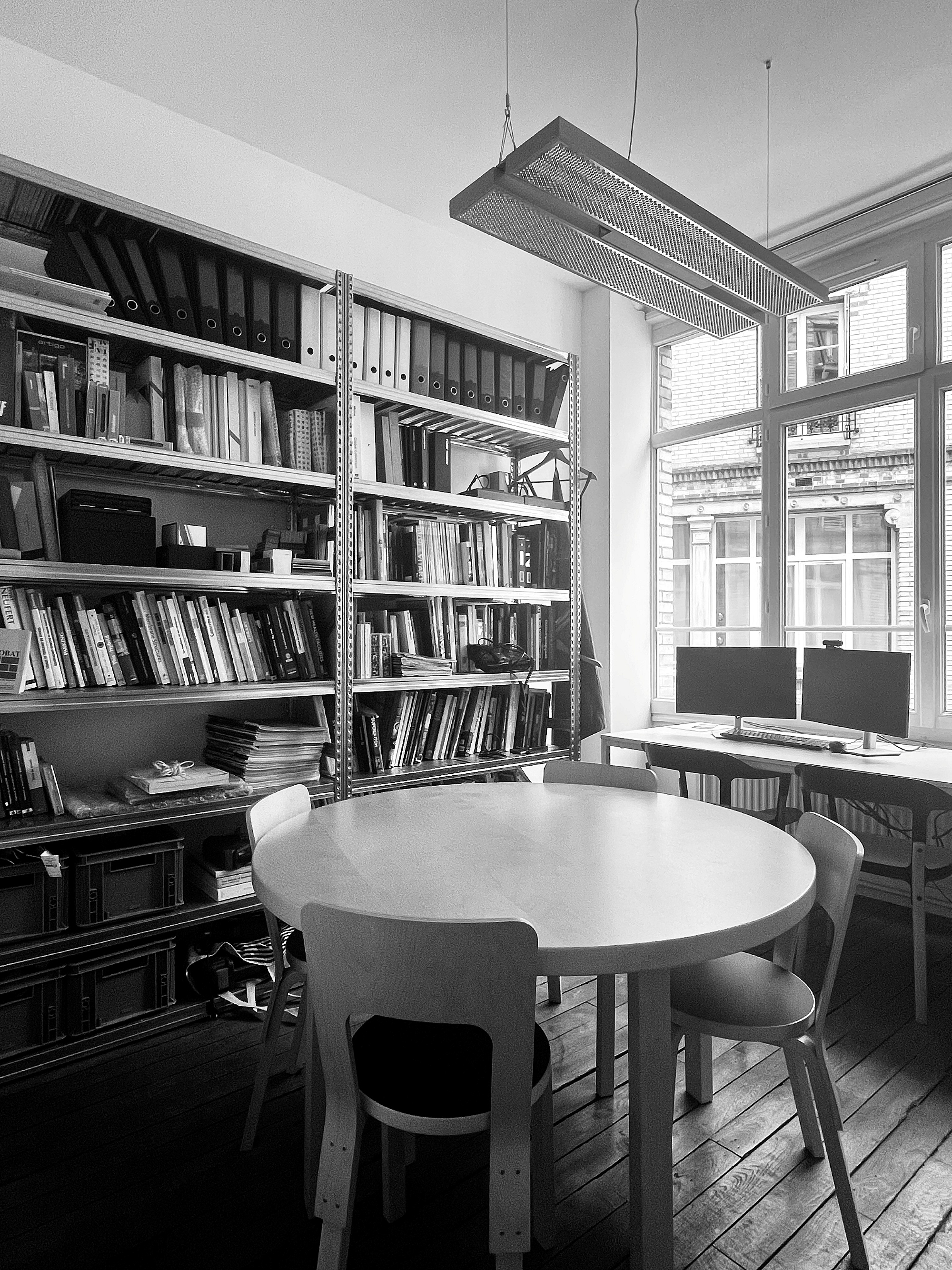 bureau.jpg
